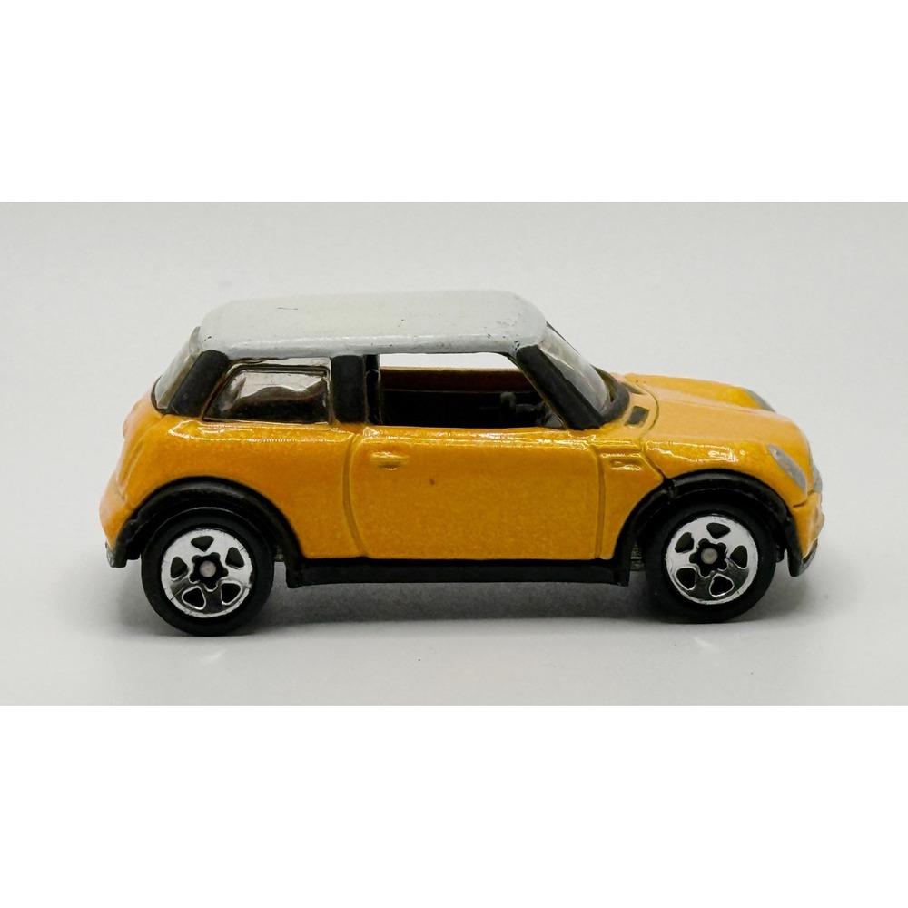 Hot Wheels MINI COOPER YELLOW 1:64 SCALE DIECAST MODEL CAR 2001 Malaysia